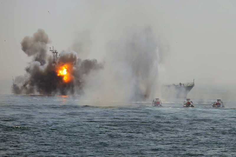 Illustration for article titled US Navy Will Escort US Commerical Ships Through The Straits Of Hormuz